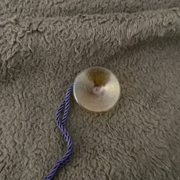 Navy and yellow gold suction cup tassel - Picture 7 of 10